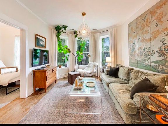 3rd image of 1331 W Norwood St #2