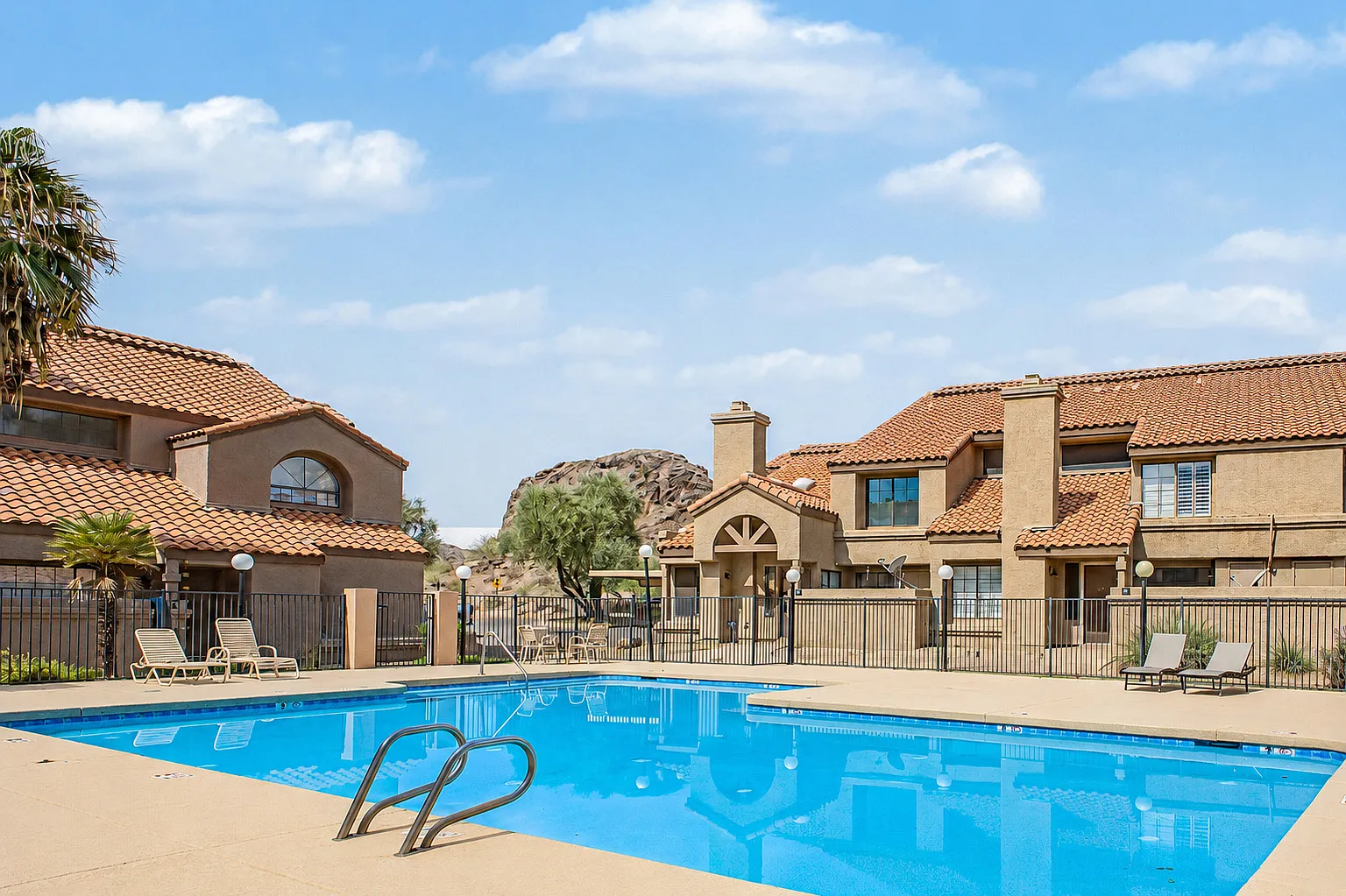 3 bed, 1269 sqft, $2,399 — Photo 4