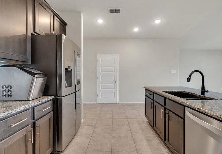 3140 Blacksmith Ln — Photo 12