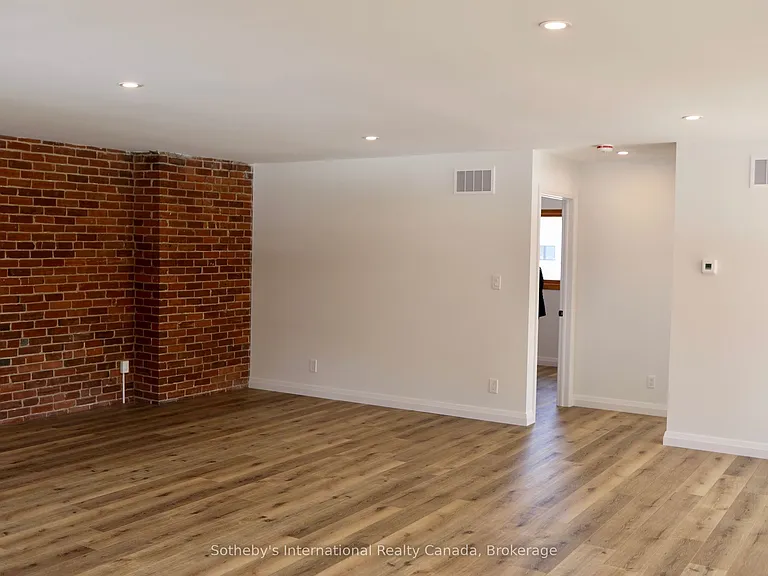 22 Melville St #A — Photo 8