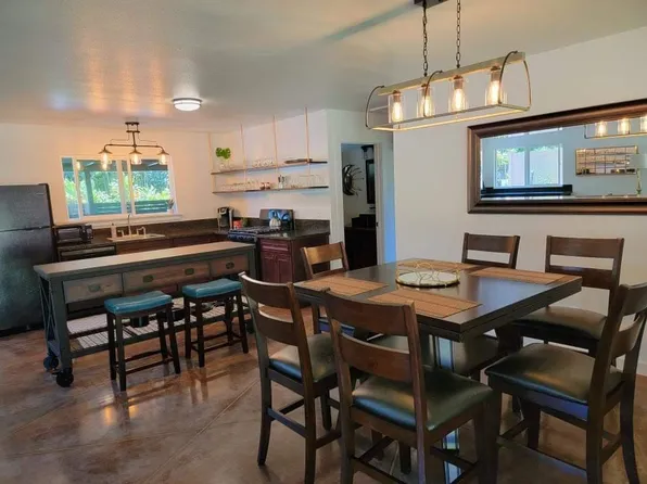 230 E Kuiaha Rd, Haiku, HI 96708