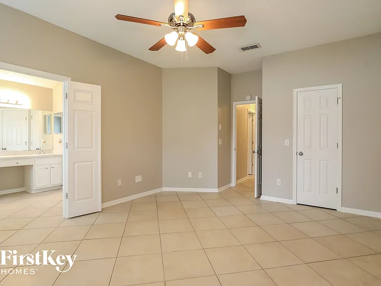 5372 Chestnut Lake Dr — Photo 8
