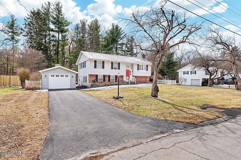 2nd image of 33 Acorn Ave.