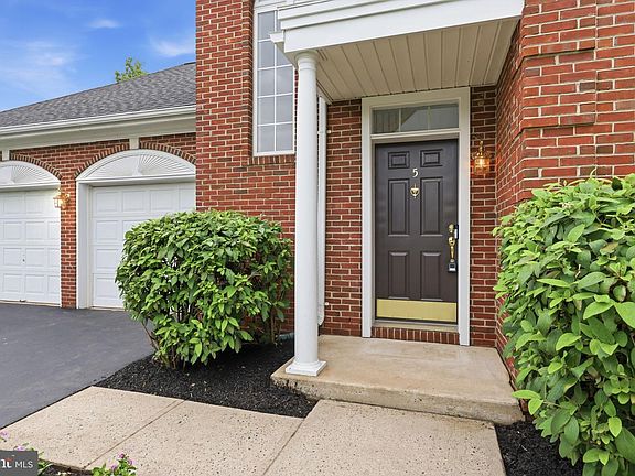 5th image of 5 Rumson Ct