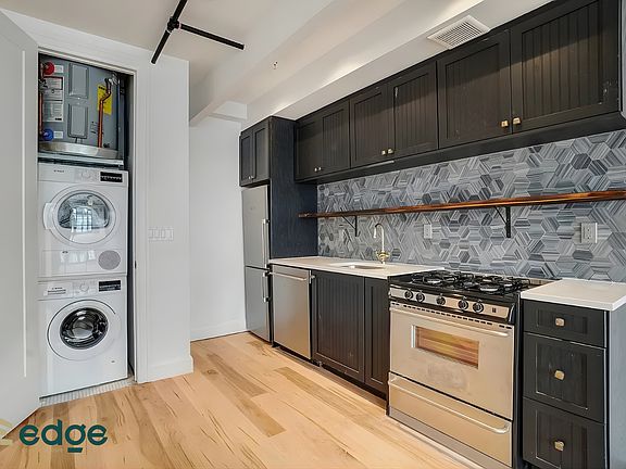 4th image of 180 N 7th St APT 411