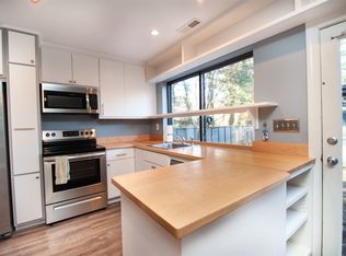 140 Woodlake Dr, Charlottesville, VA 22901