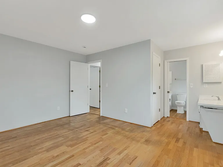 1202 S Moline St — Photo 7
