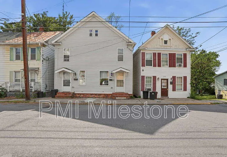 316 N High St — Photo 2