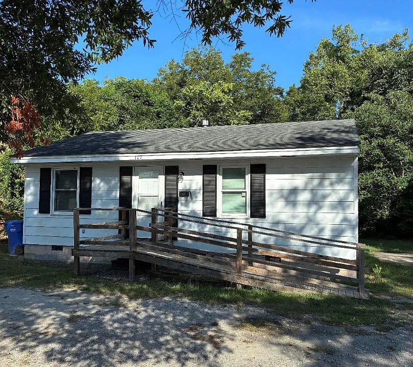 307 Tarboro St SW