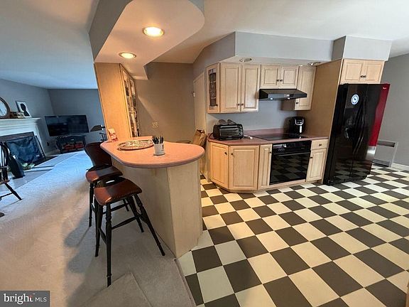 5th image of 1527 Oak Rd