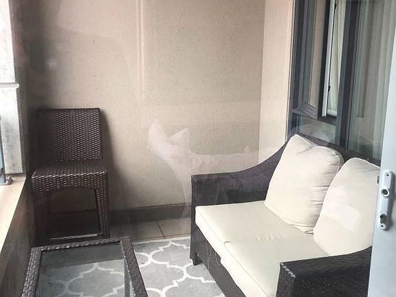 4th image of 801 W F St