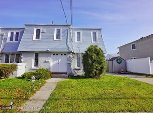 45 Park St, Staten Island, NY 10306