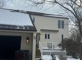 35 Eastview Ter, Rensselaer, NY 12144