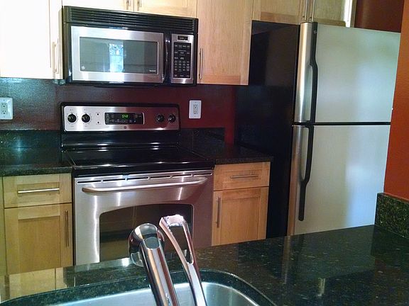 5th image of 7500 Woodmont Ave APT 319