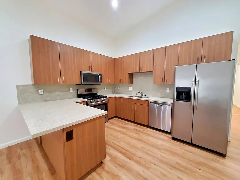 12550 Laurel St — Photo 30
