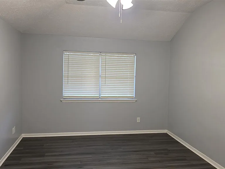 1502 Sudbury Dr — Photo 9
