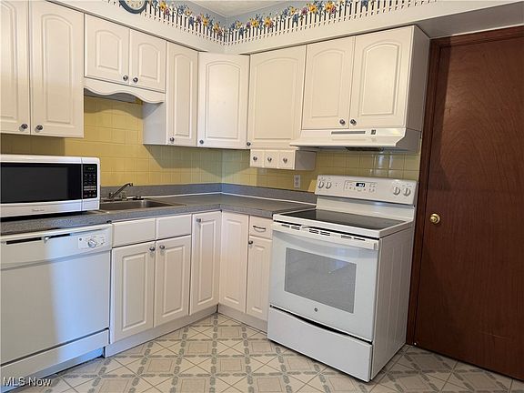 2nd image of 15555 Hilliard Rd APT 401A
