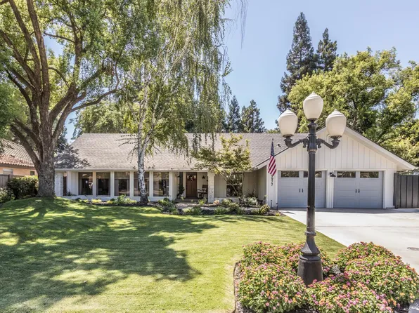 39977 Kings River Dr, Kingsburg, CA 93631