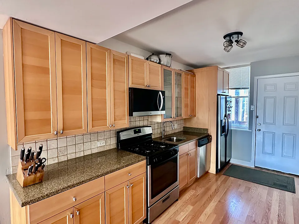 3129 N Western Ave #3