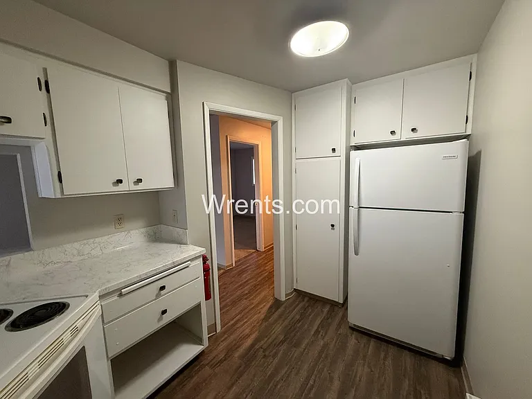 306-310 N 11th St — Photo 12