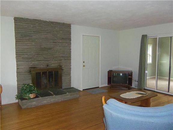 4th image of 75 Lochnavar Pkwy