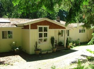 10061 NE Beach Crest Dr, Bainbridge Island, WA 98110