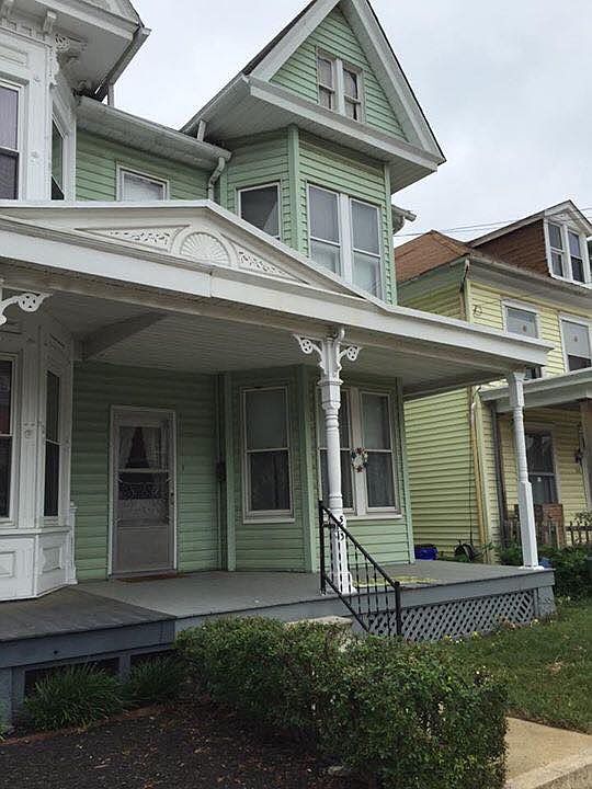 1st image of 541 N Locust St #1