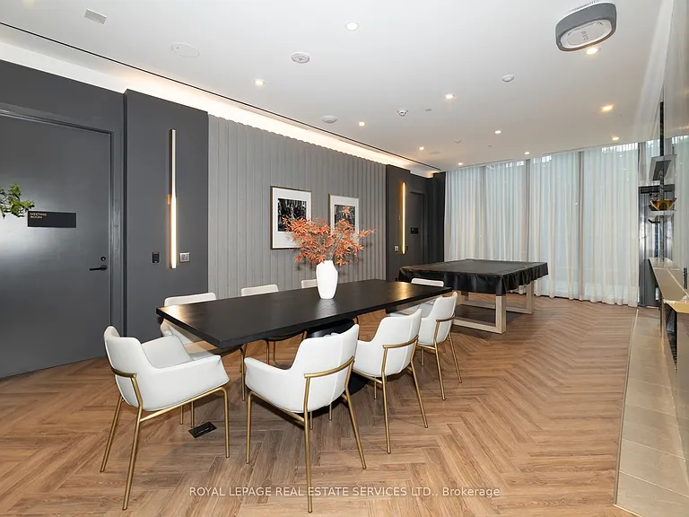 500 Dupont St #201 — Photo 16