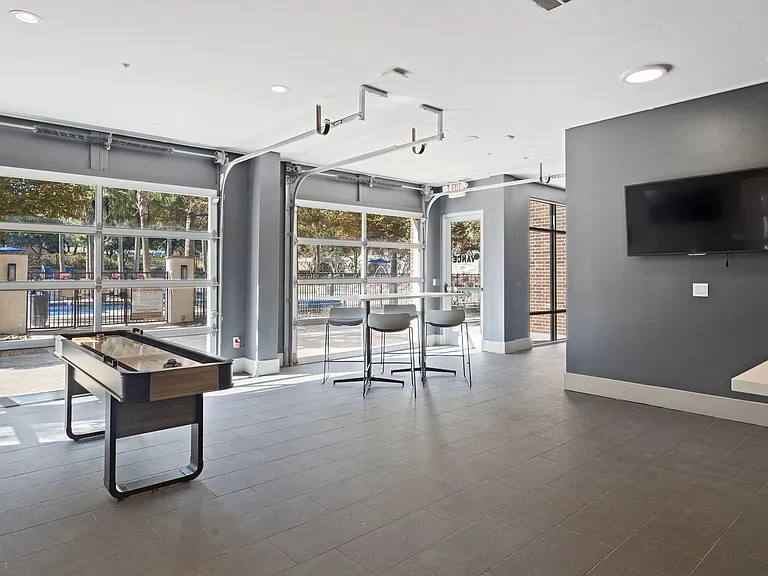 The Vance at Huebner Oaks — Photo 16