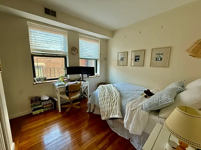 492 Commercial St #4 — Photo 8
