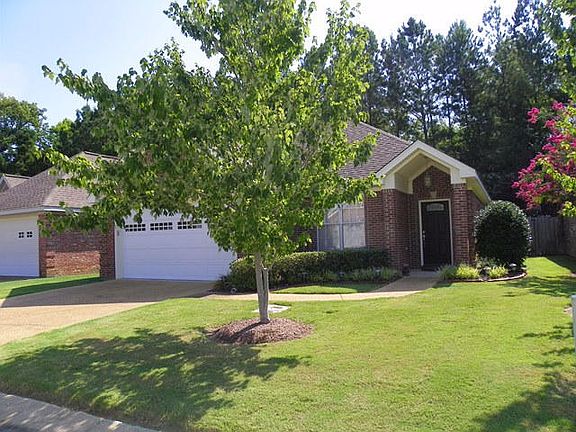 2nd image of 110 Trumpet Vine Ln