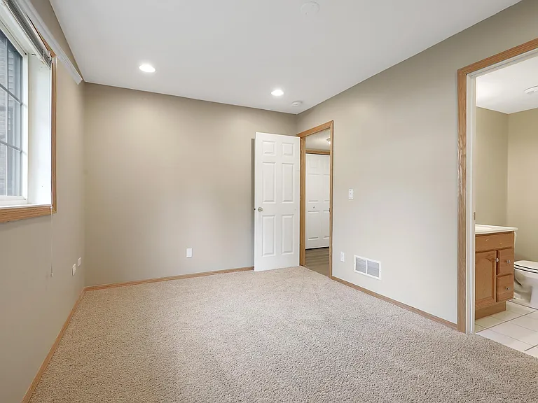 15564 Lilac Dr — Photo 23