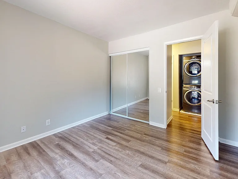 Charter Oaks Apartments — Photo 10