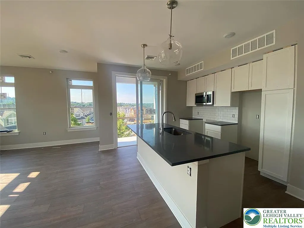 Building Photo - 2265 Lafayette Park Dr #B2