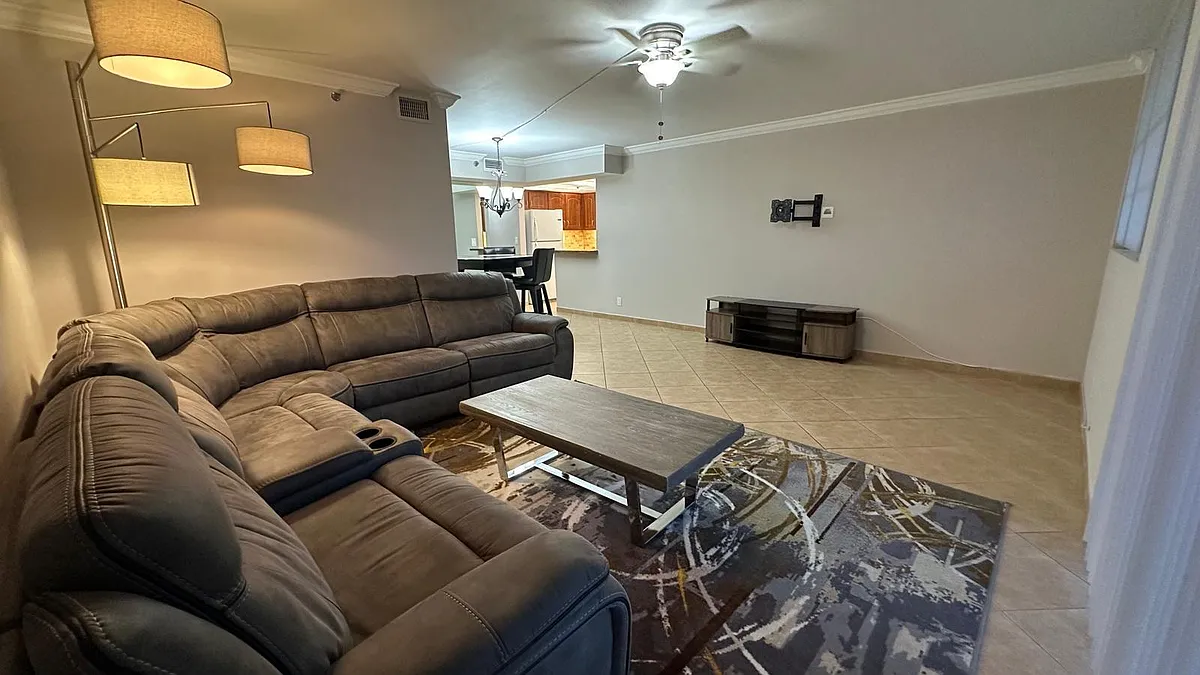 Building Photo - 3300 W Rolling Hills Cir #708