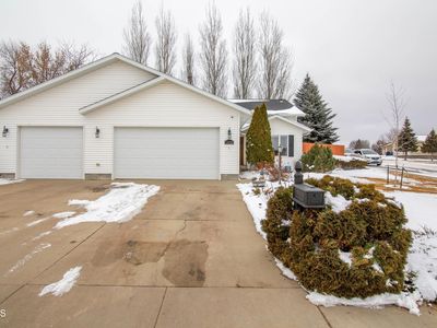 1085 Gum Ave, Dickinson, ND, 58601