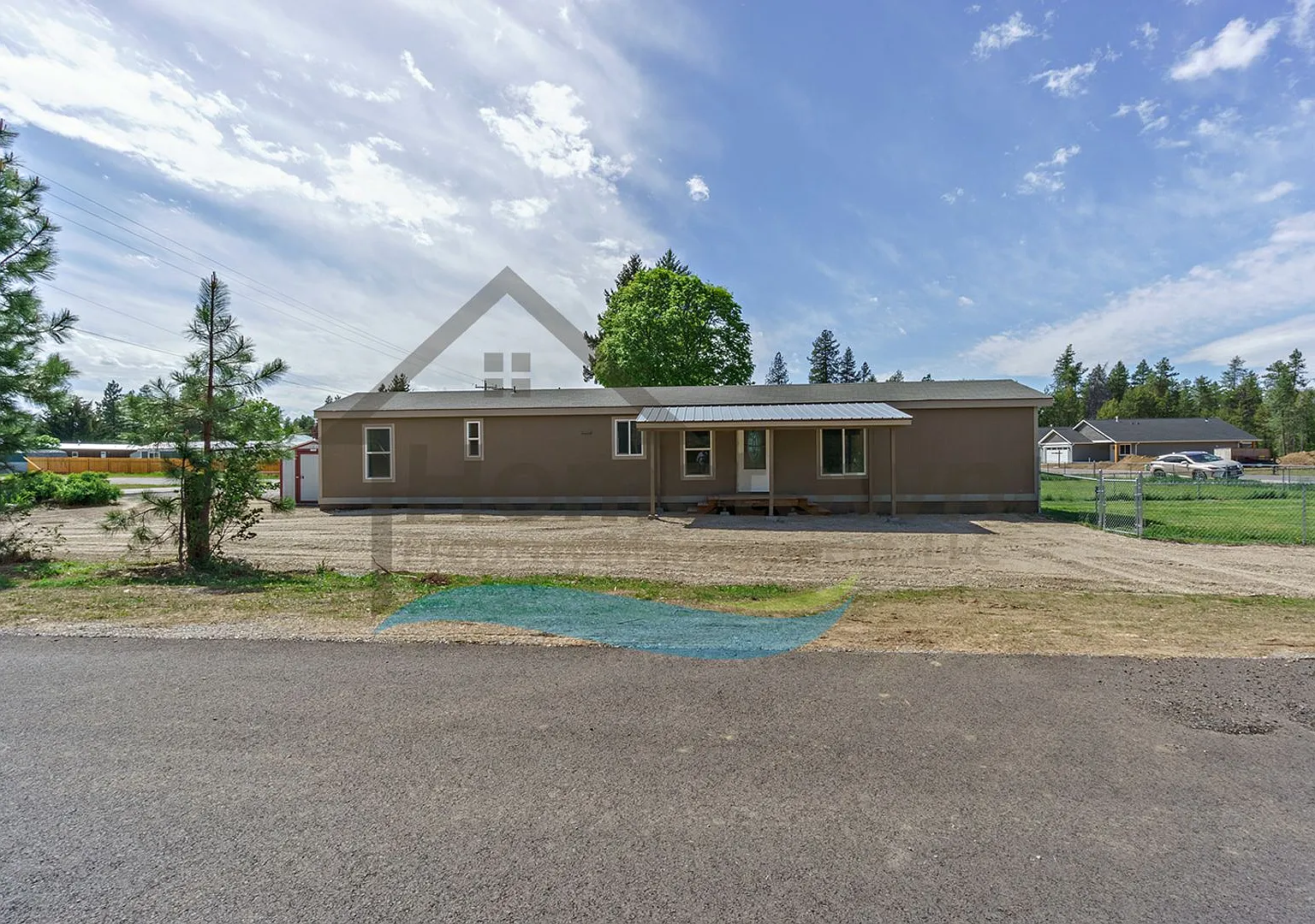 2 Bedroom 2 Bathroom Home with Off-Street Parking Available in Athol! — Photo 4