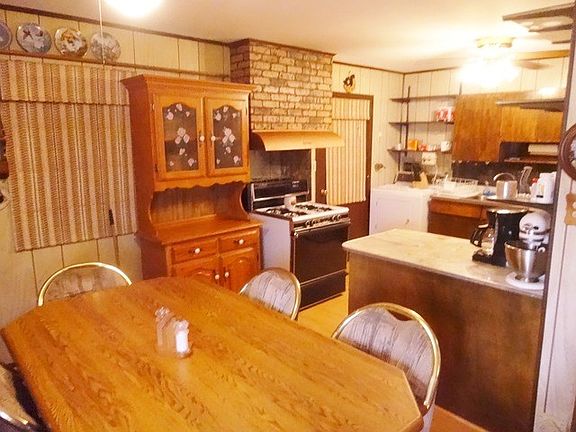 3rd image of 47 Aspen Ln