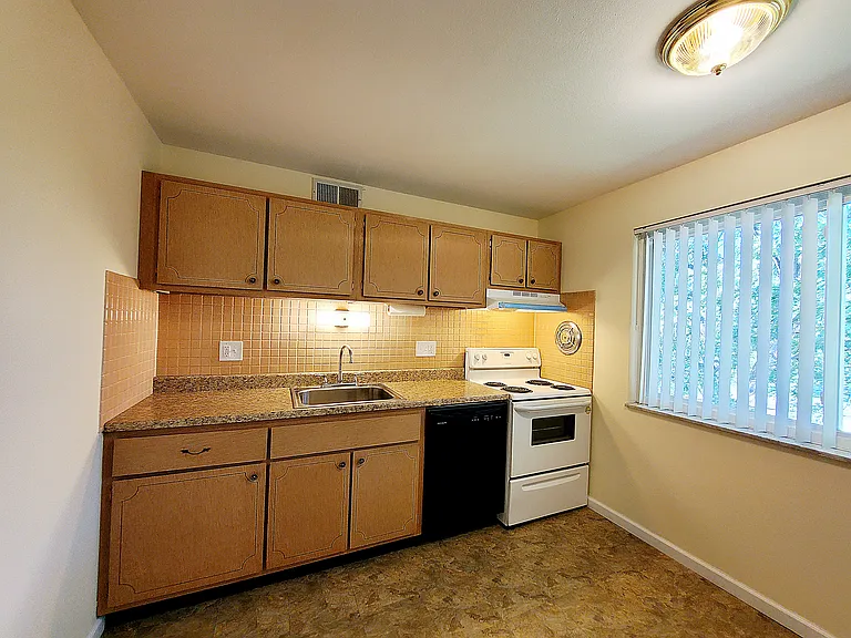 680 Rosetta Dr #A — Photo 1