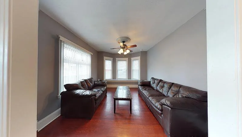 4 bed, 1.5 bath, $2,700 — Photo 3