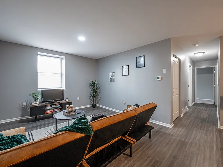 527 S Pitt St #14 — Photo 10