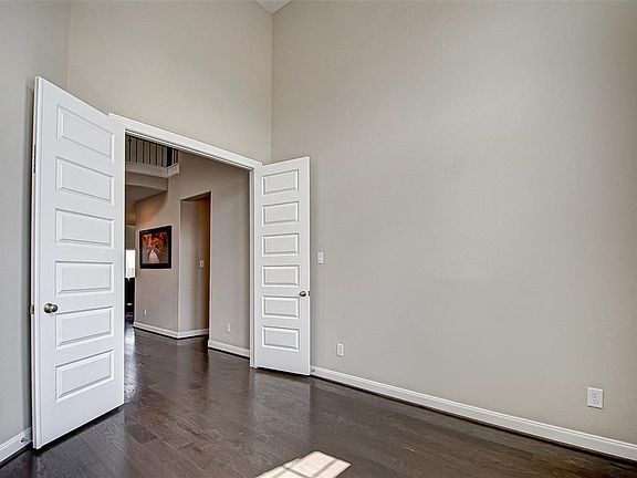 Another angle of the study. Close your doors to focus on that deadline for work.