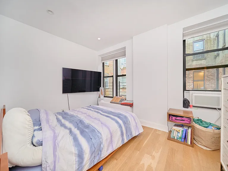 325 W 93rd St #5E — Photo 3