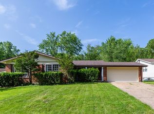 15286 Springrun Dr, Chesterfield, MO 63017