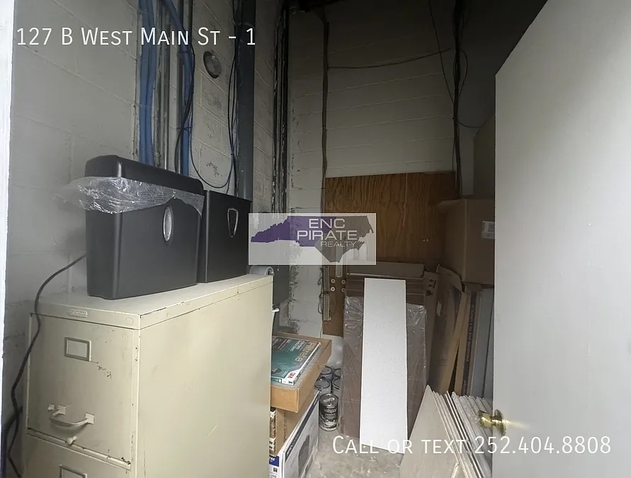 Studio, $1,000 — Photo 3