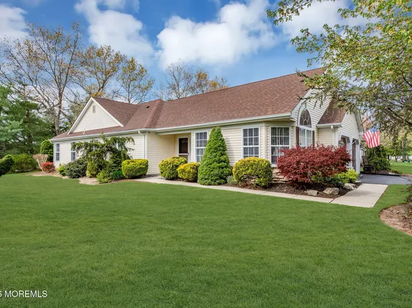 6 Pine Valley Road, Lakewood, NJ 08701