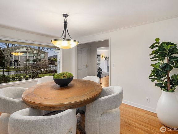 5th image of 2647 39th Avenue W