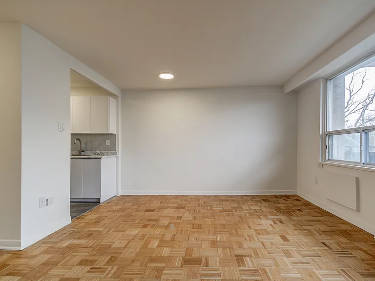 1833 Bayview Ave — Photo 19
