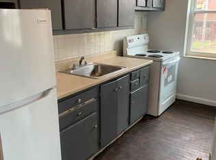 2372 Noble Rd, Cleveland, OH 44121