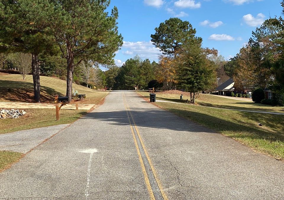 2nd image of 676 Lake Harding Dr